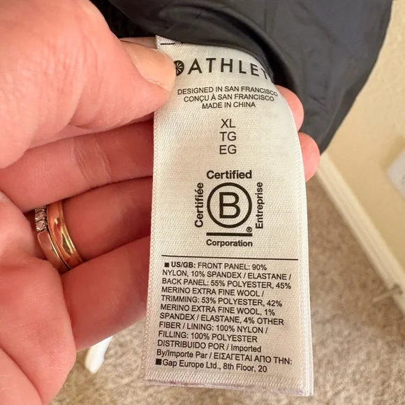 NWOT! Athleta Black Puffer Mixed Media Vest - Picture 7 of 9
